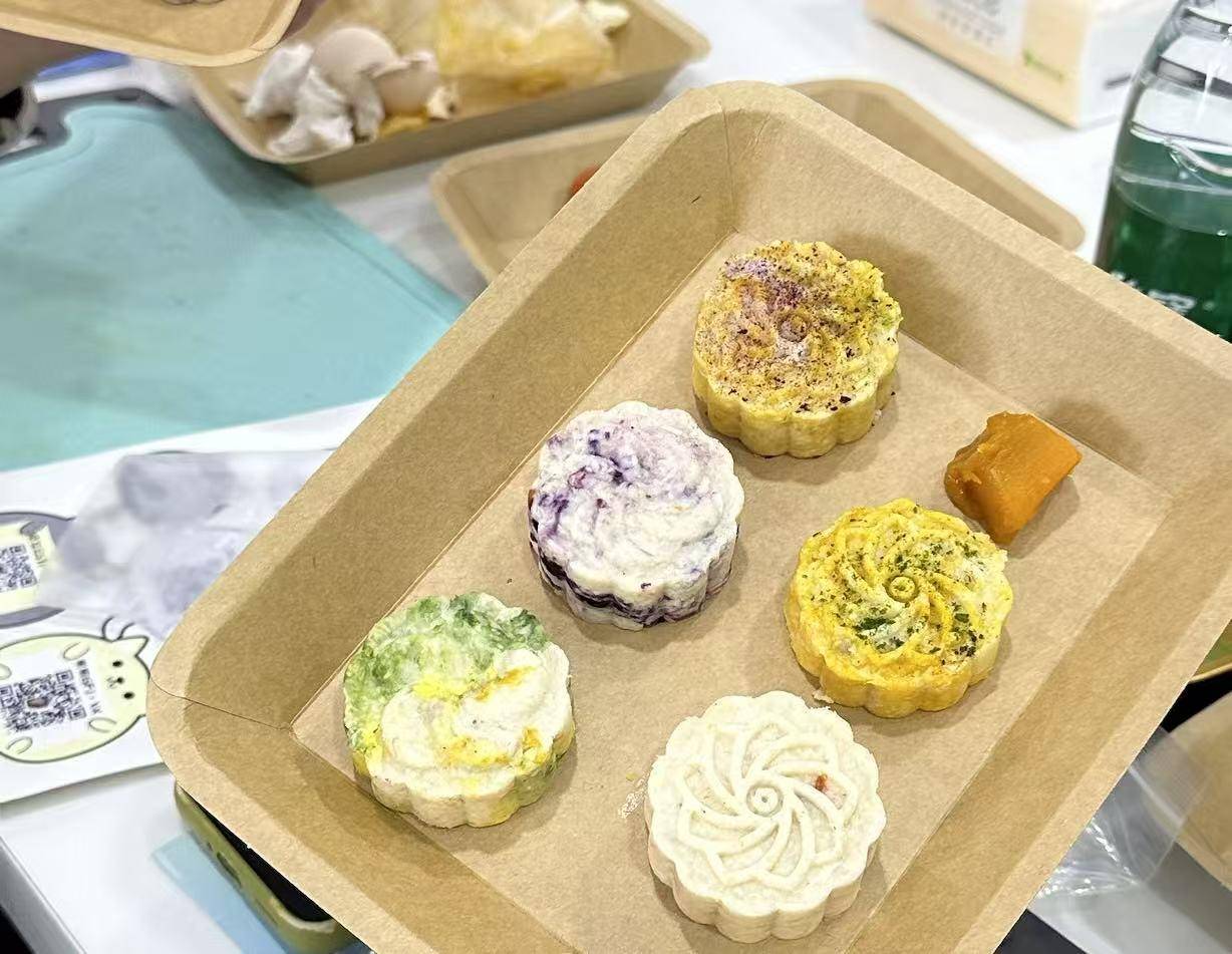 月饼热销还可量身定制有商家一周内售出上千枚不朽情缘平台“毛孩子”也过中秋！成都宠