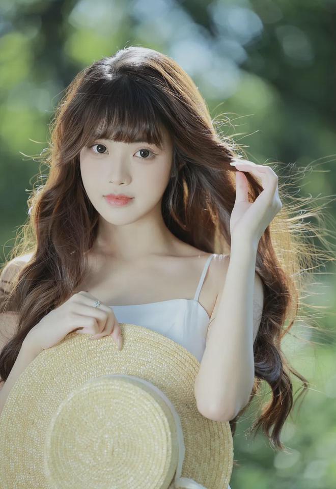 开襟开叉裙穿搭 MBA智库不朽情缘app姬小满抹胸